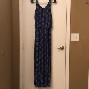 Beautiful maxi dress. Perfect for the summertime.